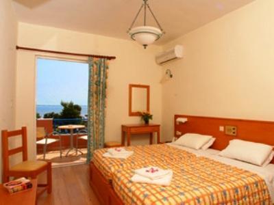 Margarita Beach Hotel Agia Marina  Екстер'єр фото