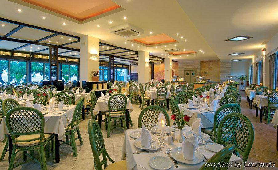 Margarita Beach Hotel Agia Marina  Екстер'єр фото