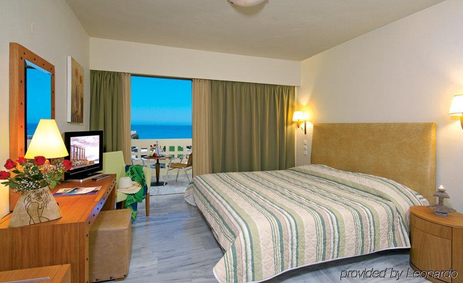 Margarita Beach Hotel Agia Marina  Екстер'єр фото