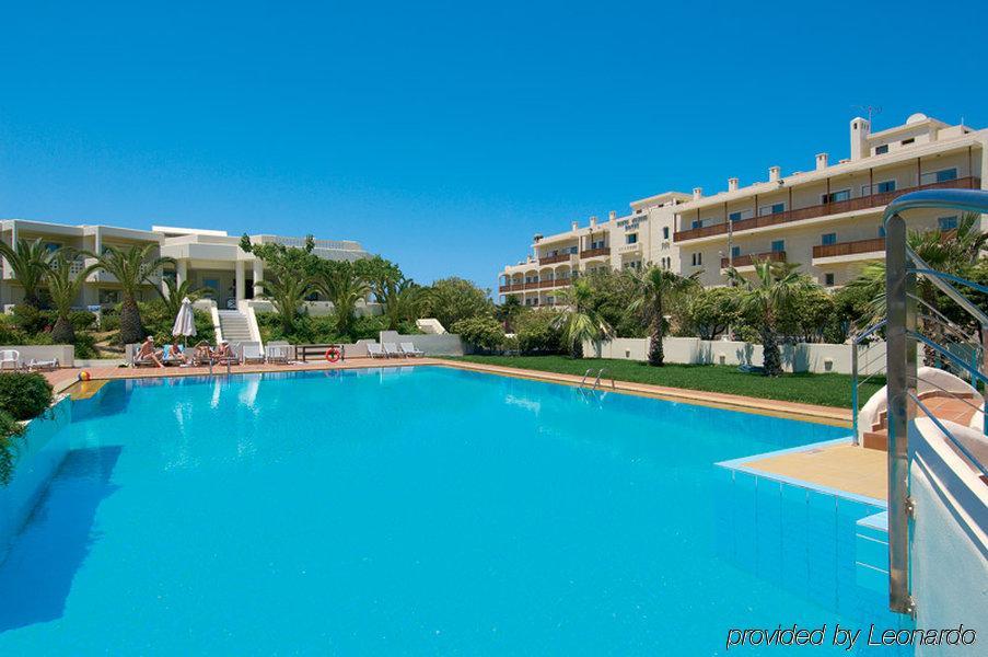 Margarita Beach Hotel Agia Marina  Екстер'єр фото