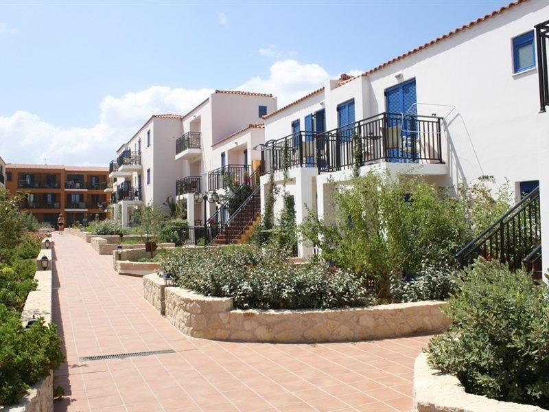 Margarita Beach Hotel Agia Marina  Екстер'єр фото
